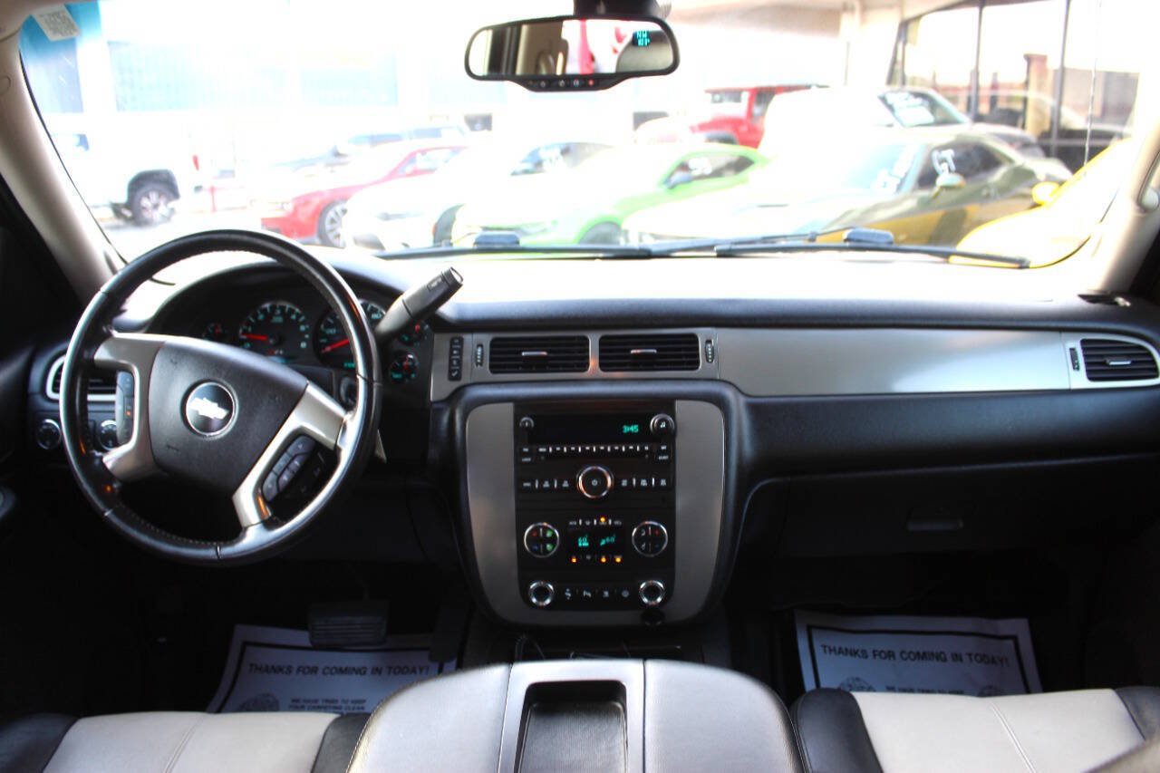 Used 2008 Chevrolet Avalanche LT w/ LT Preferred Equipment Group AWD/4WD image 18