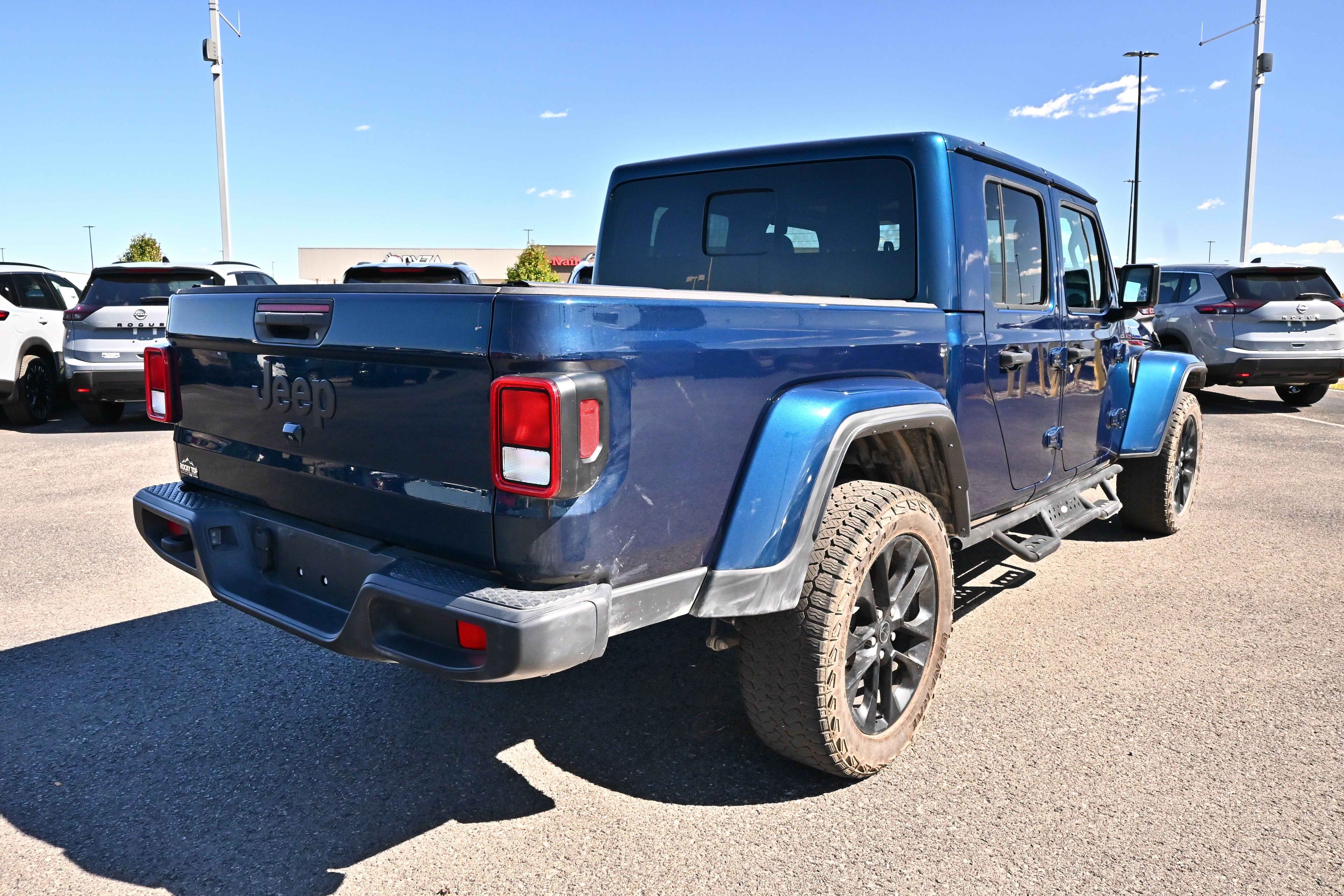 Used 2025 Jeep Gladiator Sport AWD/4WD image 6