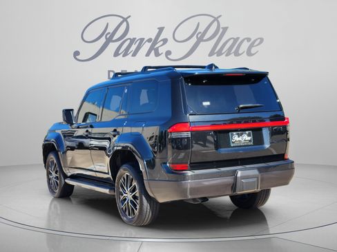 Used 2024 Lexus GX 550 w/ Cold Area Package AWD/4WD image 3
