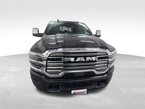 Used 2026 RAM 2500 Laramie AWD/4WD image 3