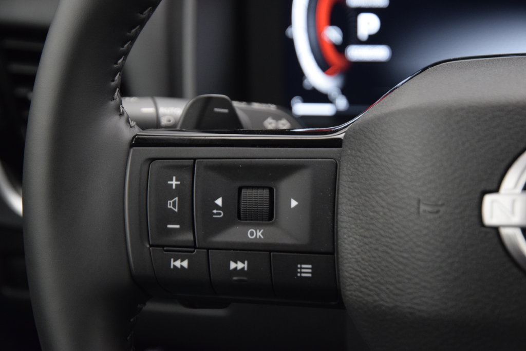 Used 2026 Nissan Rogue SL FWD image 23
