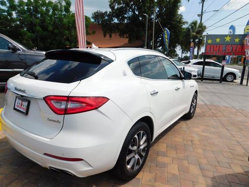 Used 2017 Maserati Levante w/ Luxury Package AWD/4WD image 6