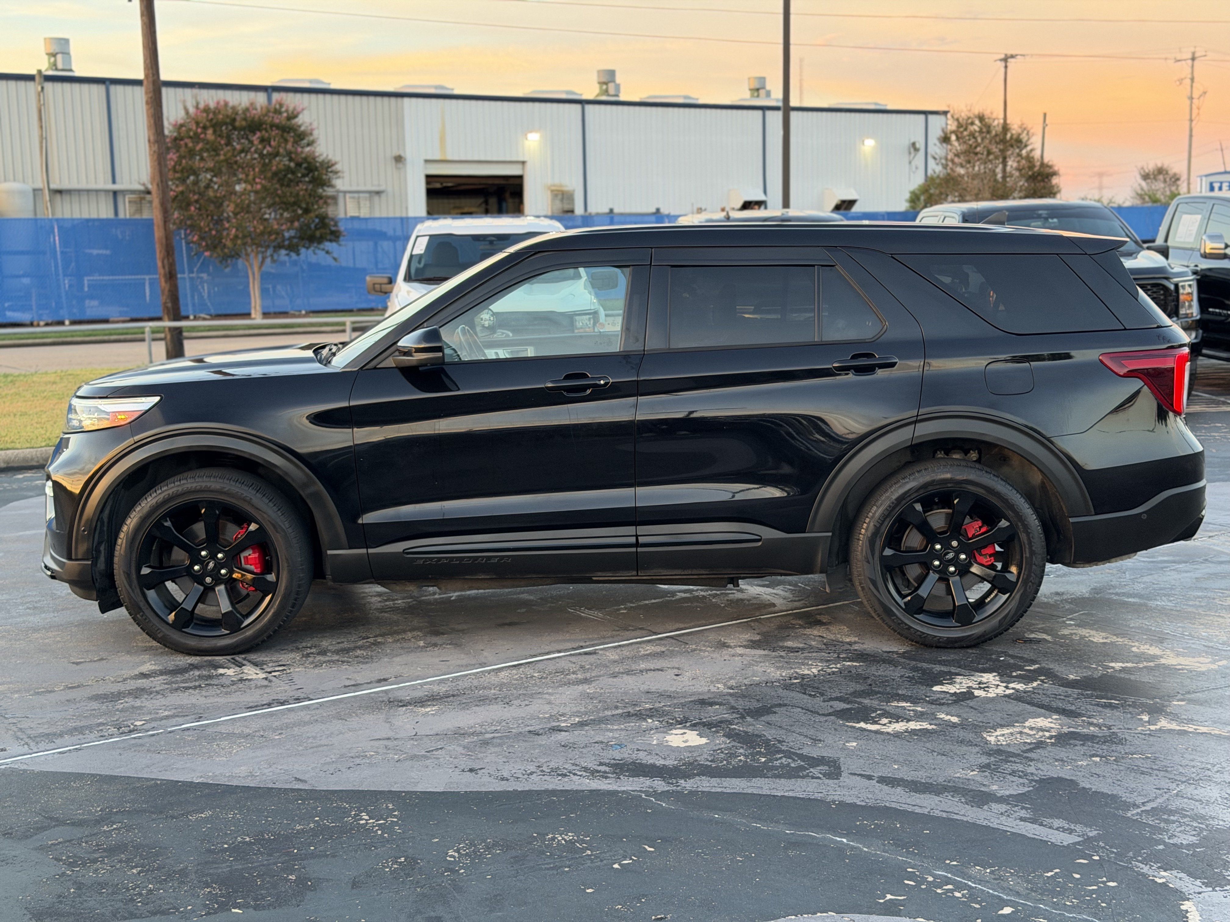 Used 2021 Ford Explorer ST w/ ST Street Pack AWD/4WD image 11