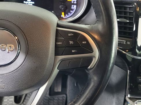 Used 2022 Jeep Grand Cherokee Laredo X image 20