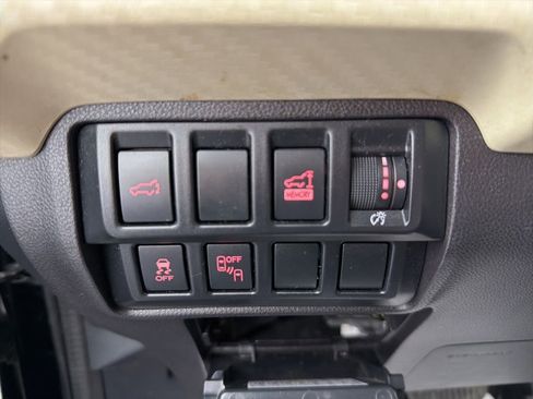 Used 2019 Subaru Ascent Premium AWD/4WD image 30