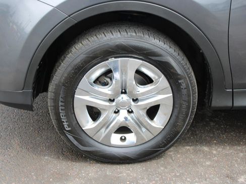 Used 2015 Toyota RAV4 LE FWD image 16