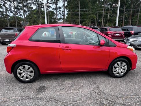 Used 2012 Toyota Yaris LE FWD image 6
