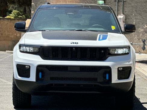 New 2023 Jeep Grand Cherokee Trailhawk w/ Advanced Protech Group II image 8