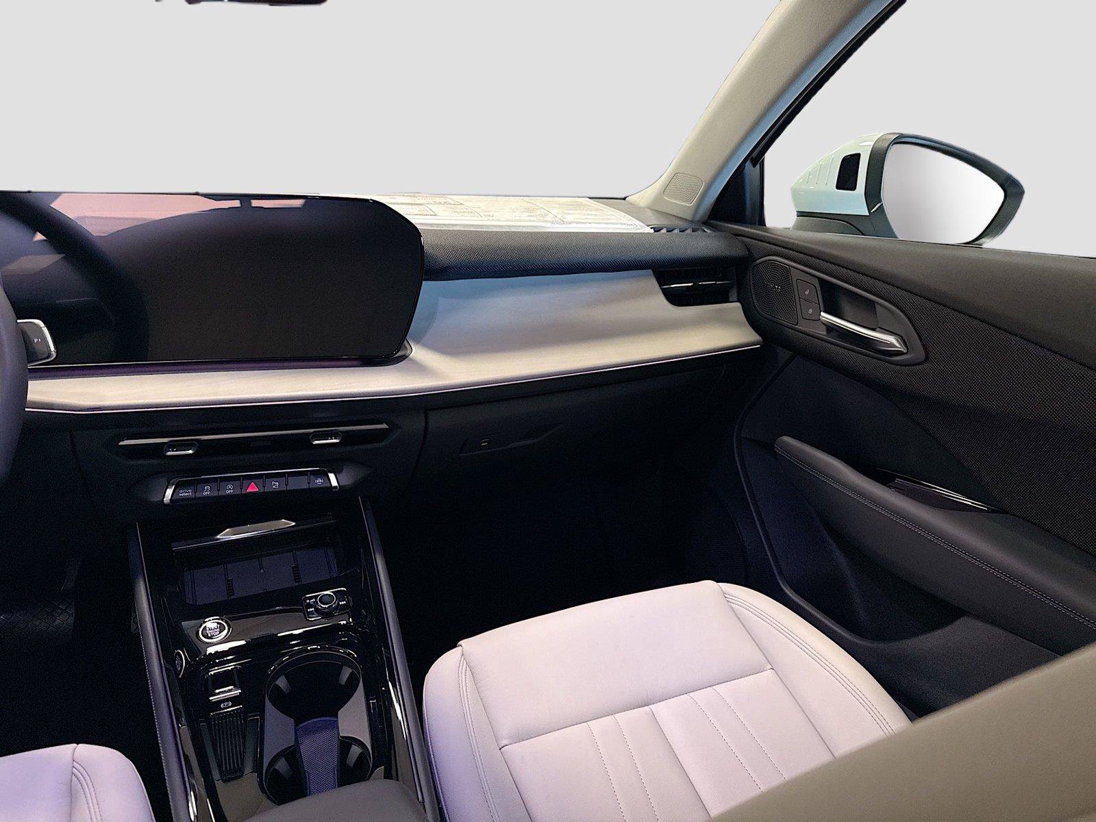 Certified 2026 Audi Q3 quattro 2.0T w/ Driver Assistance Package AWD/4WD image 24