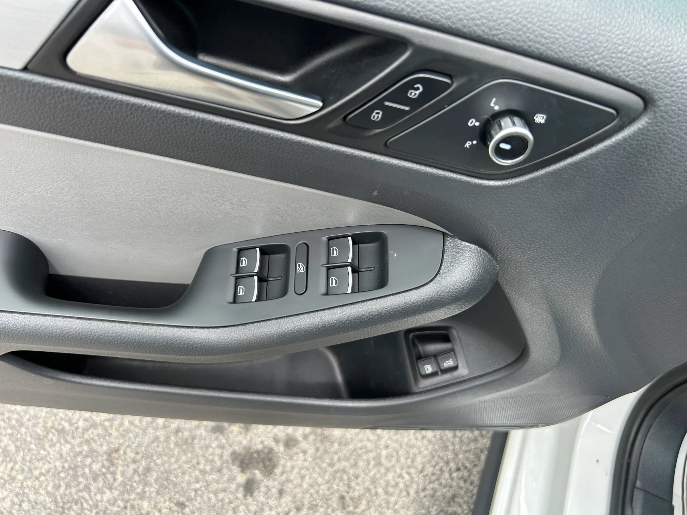 Used 2014 Volkswagen Jetta Hybrid Sedan FWD image 18