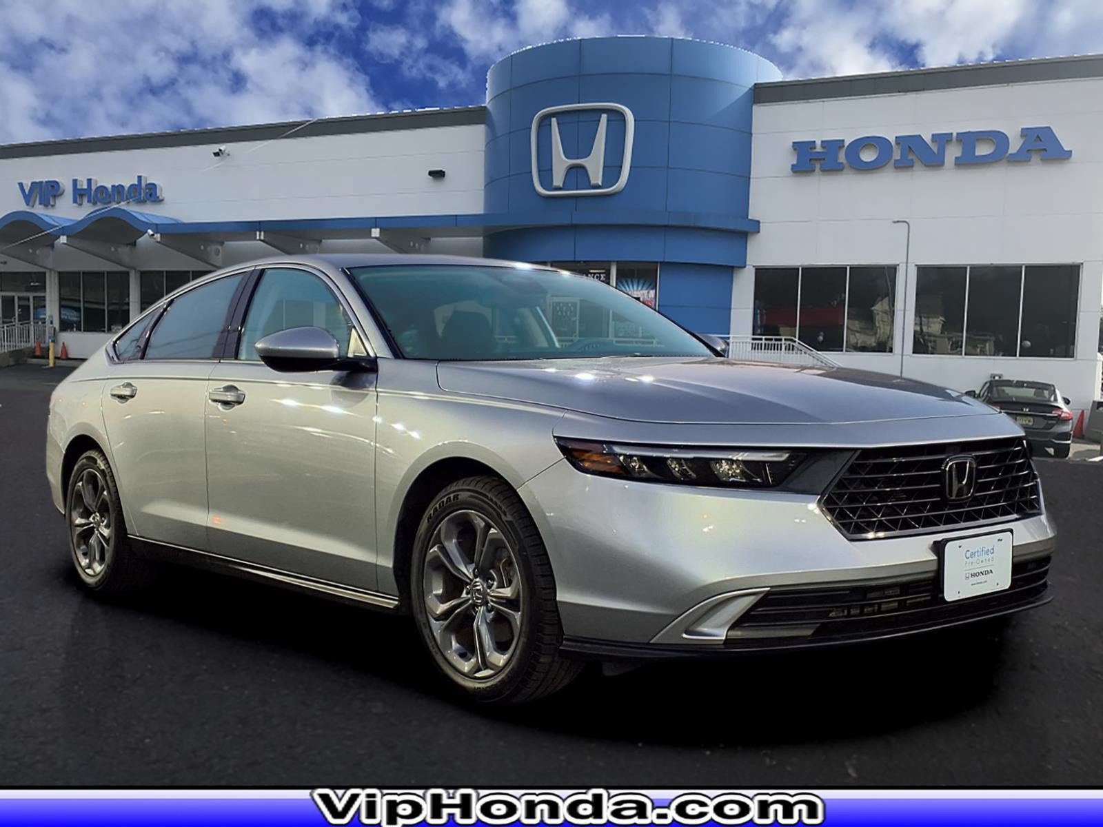 Used 2023 Honda Accord EX image 1