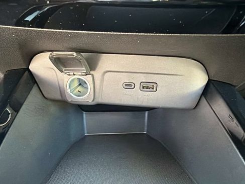 Used 2024 Chevrolet Trax LT w/ LT Convenience Package FWD image 29