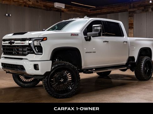 Used 2025 Chevrolet Silverado 2500 LTZ w/ Z71 Chrome Sport Edition image 5