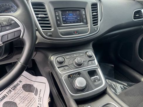 Used 2015 Chrysler 200 Limited w/ Convenience Group FWD image 15