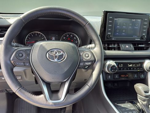 Used 2020 Toyota RAV4 XLE Premium AWD/4WD image 23