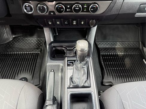 Used 2016 Toyota Tacoma TRD Sport w/ Premium & Technology Package AWD/4WD image 21