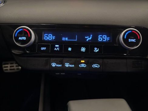 Certified 2025 Hyundai Elantra Sport image 25