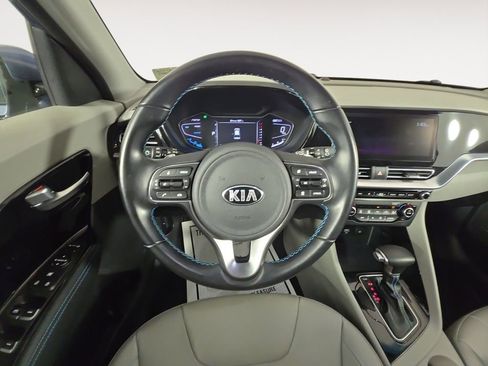 Used 2021 Kia Niro Touring image 12