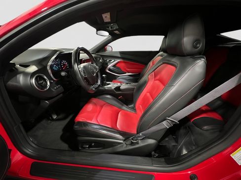 Used 2017 Chevrolet Camaro LT RWD image 16