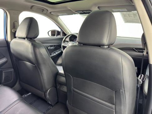 Used 2023 Nissan Sentra SR w/ SR Premium Package image 32