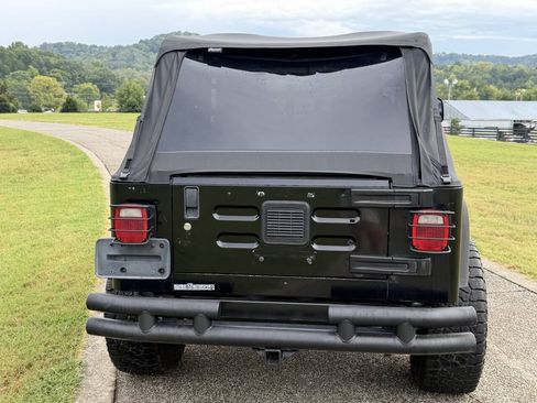 Used 2004 Jeep Wrangler 4WD image 14