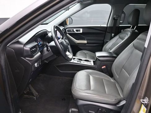 Used 2021 Ford Explorer XLT RWD image 24