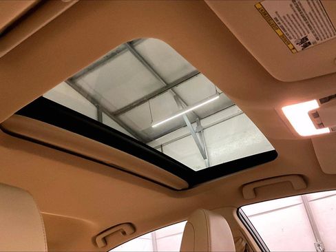 Used 2016 Toyota Avalon XLE Plus image 21