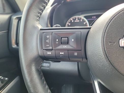 Certified 2024 Nissan Pathfinder SL w/ SL Premium Package FWD image 23