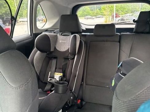 Used 2021 Toyota RAV4 LE AWD/4WD image 11