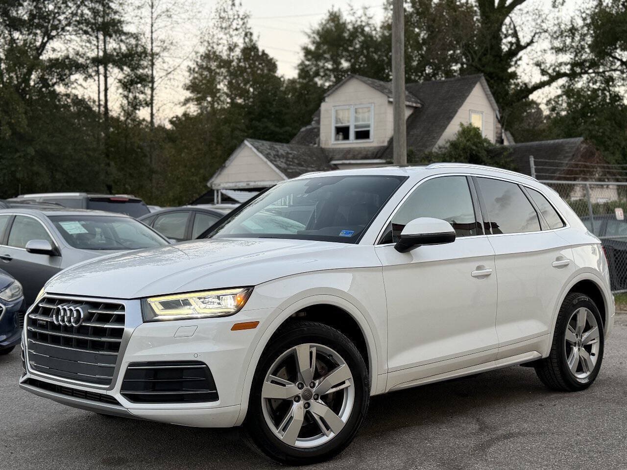 Used 2018 Audi Q5 2.0T Premium Plus w/ Premium Plus Package AWD/4WD image 2