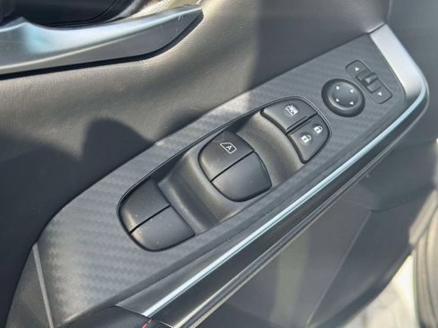 Used 2025 Nissan Sentra SR FWD image 16
