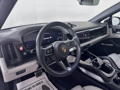 Certified 2024 Porsche Cayenne S AWD/4WD image 4