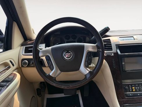 Used 2008 Cadillac Escalade ESV AWD image 10