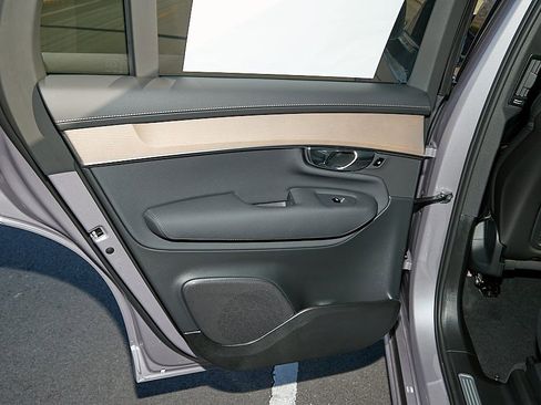 New 2026 Volvo XC90 B6 Plus w/ Protection Package image 17