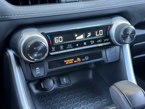 Used 2022 Toyota RAV4 LE image 20