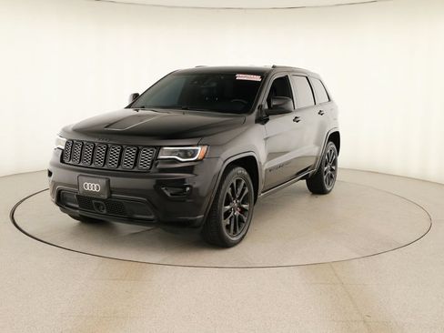 Used 2021 Jeep Grand Cherokee Laredo X RWD image 12