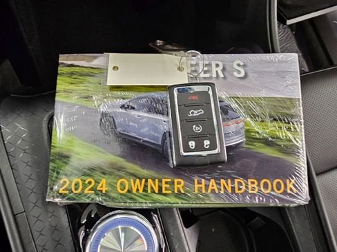 Used 2024 Jeep Wagoneer Launch Edition image 22