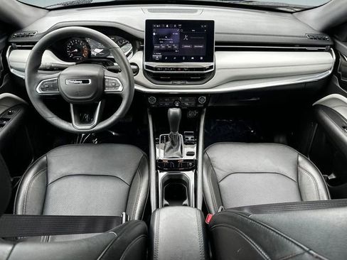 Used 2023 Jeep Compass Limited image 25