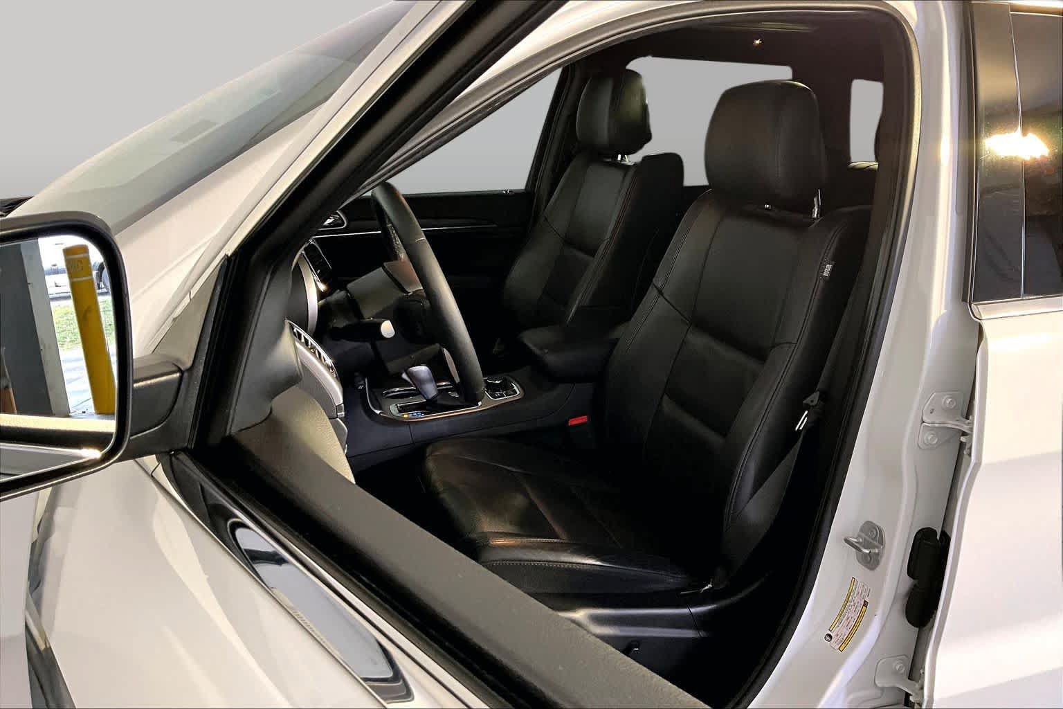 Used 2019 Jeep Grand Cherokee Limited w/ Luxury Group II AWD/4WD image 9
