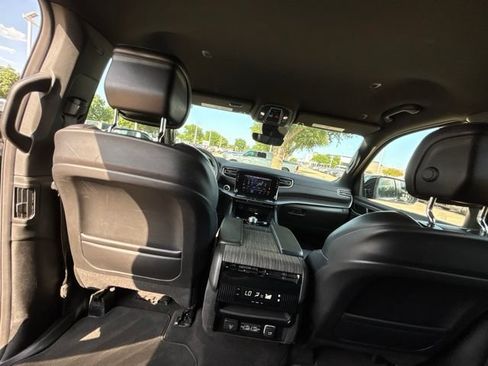 Certified 2024 Jeep Wagoneer L Series II RWD image 14