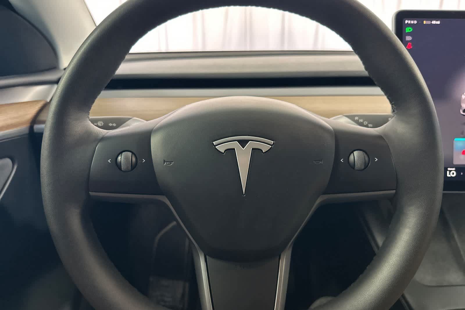 Used 2024 Tesla Model Y Long Range AWD/4WD image 24
