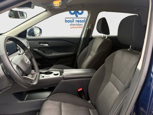 Used 2025 Nissan Rogue SV image 8