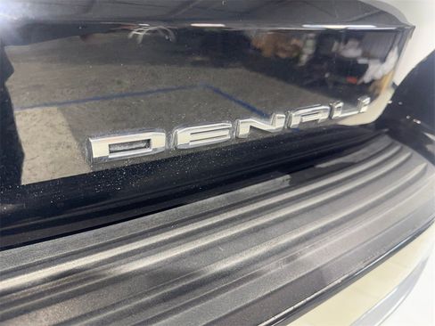 Used 2024 GMC Yukon Denali image 24
