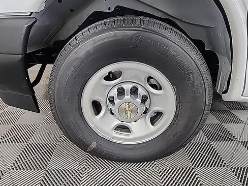 New 2025 Chevrolet Express 3500 w/ Driver Convenience Package image 18