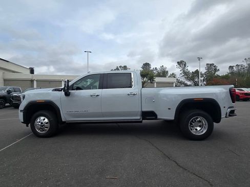 New 2026 GMC Sierra 3500 Denali Ultimate image 7