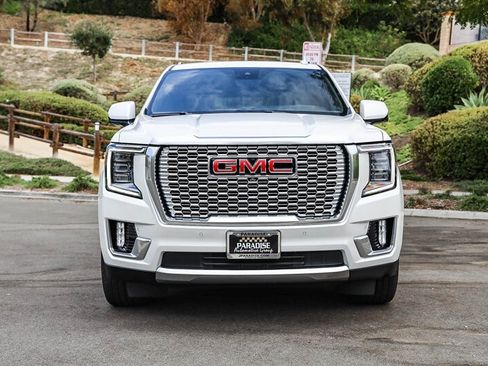 Used 2024 GMC Yukon XL Denali w/ Advanced Technology Package AWD/4WD image 8