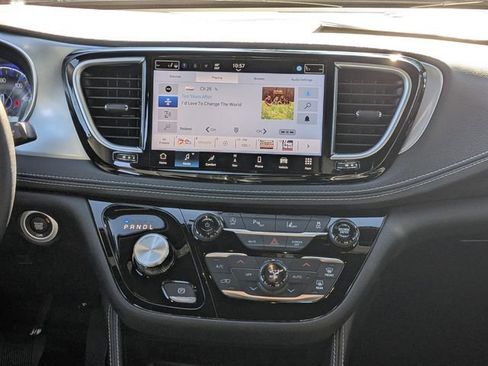 New 2026 Chrysler Pacifica Limited w/ S Appearance Package FWD image 18