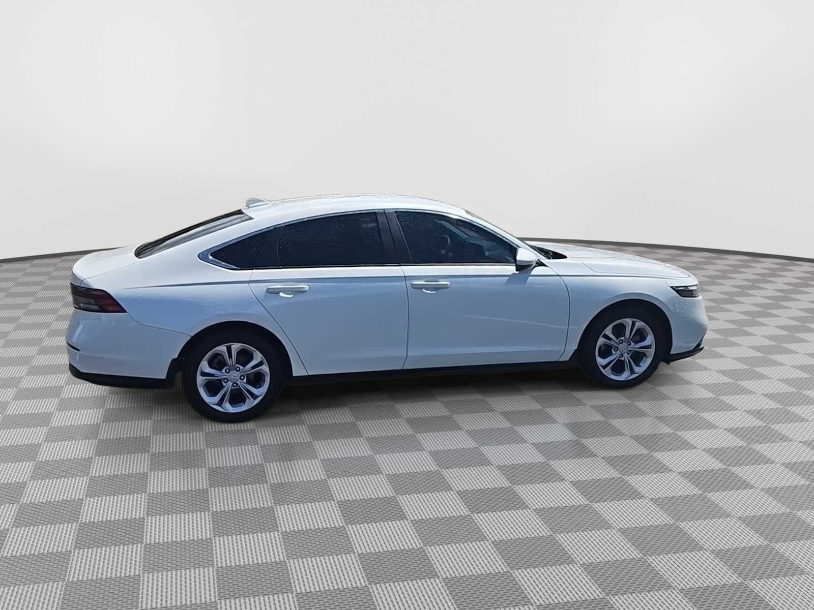 Used 2023 Honda Accord LX image 9