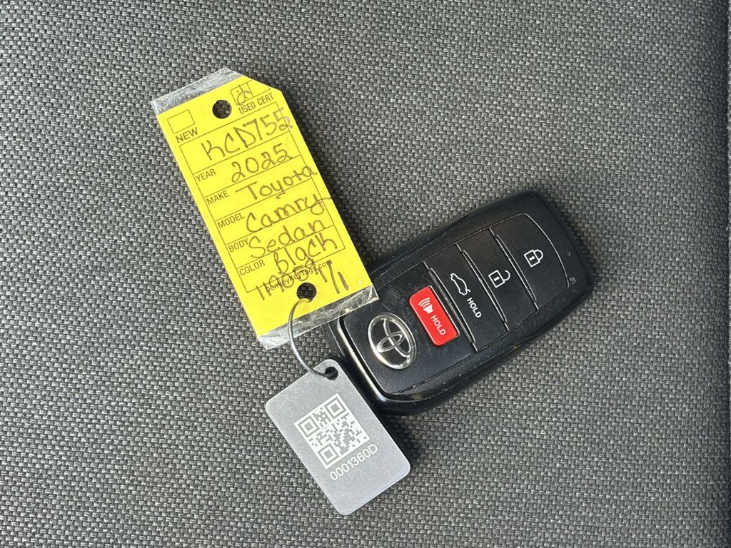 Used 2025 Toyota Camry LE FWD image 32