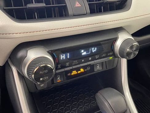 Used 2025 Toyota RAV4 XLE w/ Convenience Package image 8